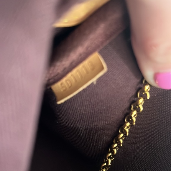 Louis Vuitton crossbody - Picture 2 of 2